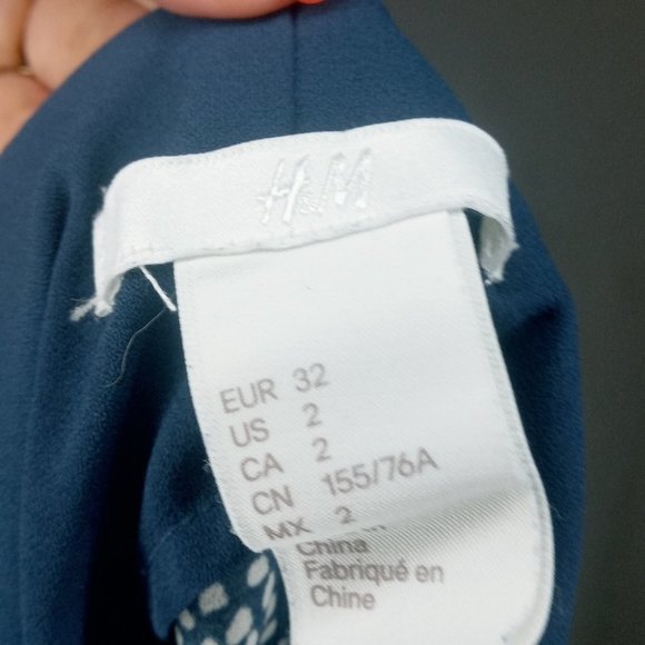 H&Mโ boho Tank size 2 super cute ๐๐๐๐๐ - Picture 4 of 7